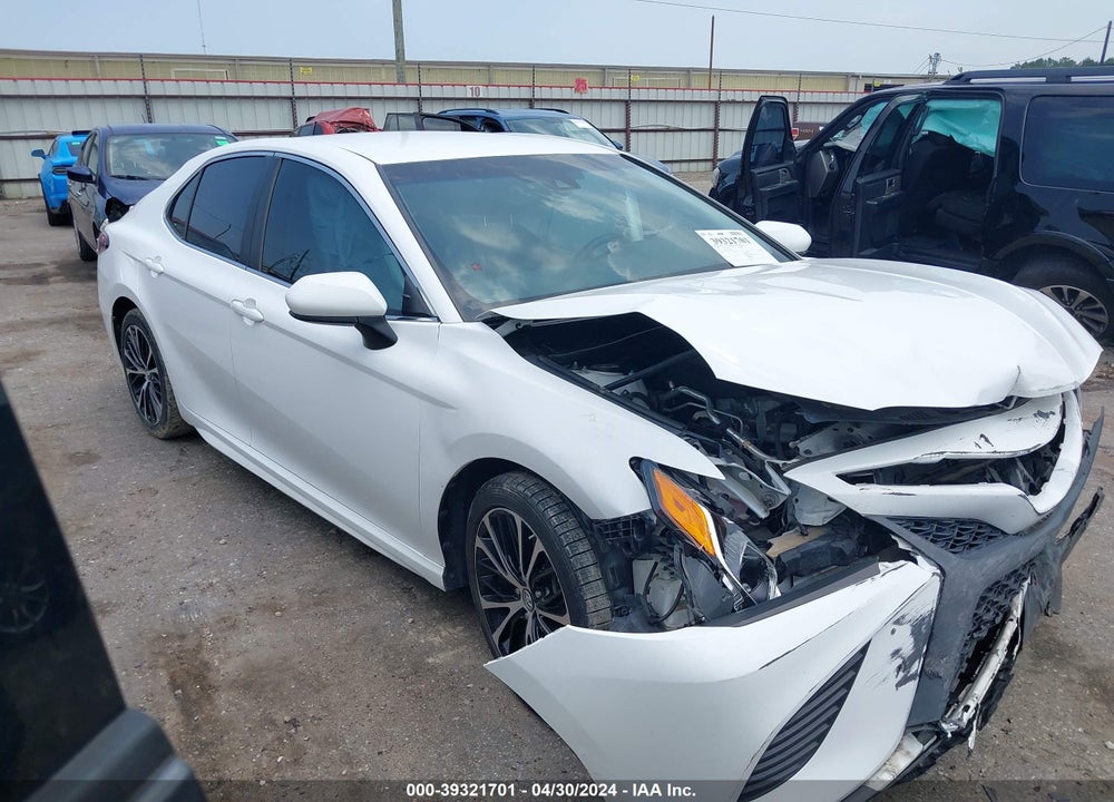 2018 TOYOTA CAMRY SE VIN: 4T1B11HK5JU016783