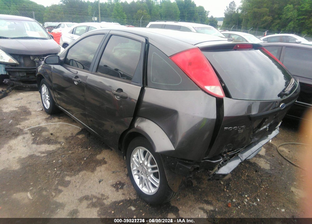 2005 FORD FOCUS ZX5 VIN: 3FAFP37N75R133800