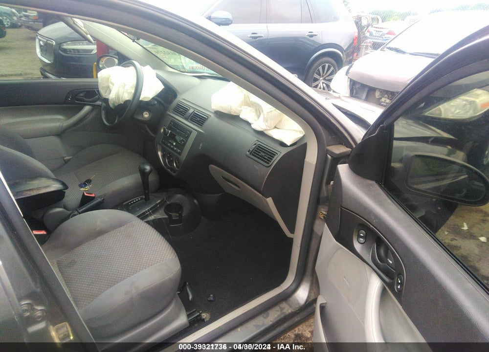 2005 FORD FOCUS ZX5 VIN: 3FAFP37N75R133800