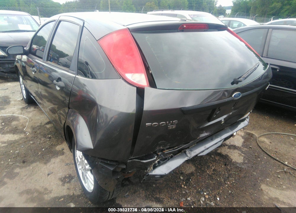 2005 FORD FOCUS ZX5 VIN: 3FAFP37N75R133800