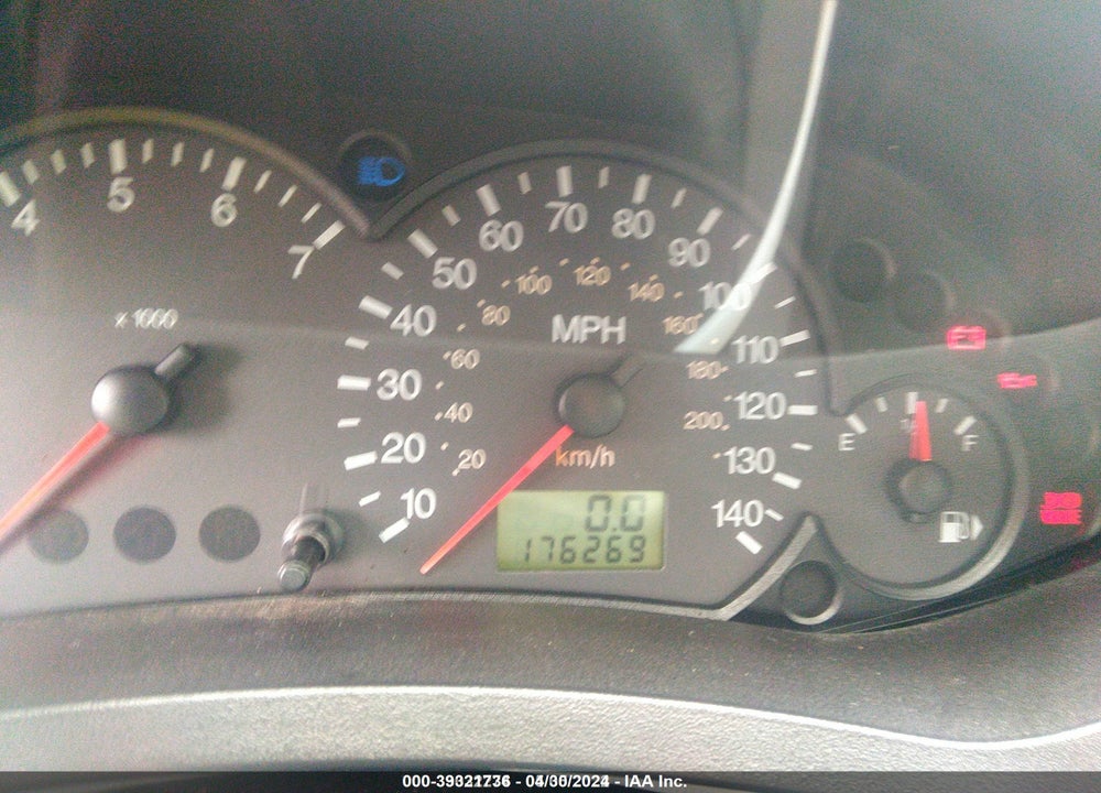 2005 FORD FOCUS ZX5 VIN: 3FAFP37N75R133800