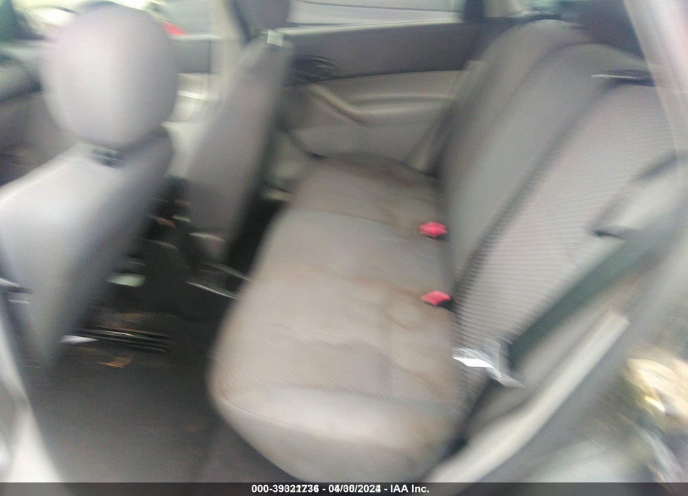 2005 FORD FOCUS ZX5 VIN: 3FAFP37N75R133800