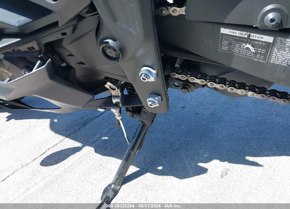 2023 YAMAHA YZFR3 A VIN: MH3RH18Y3PK009744