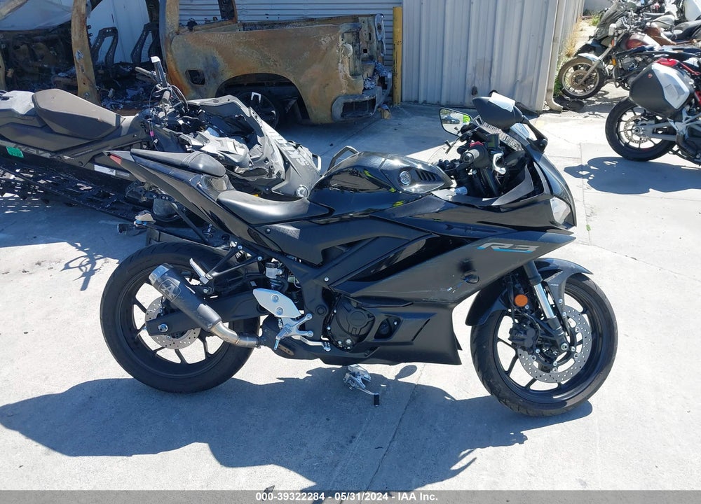 2023 YAMAHA YZFR3 A VIN: MH3RH18Y3PK009744