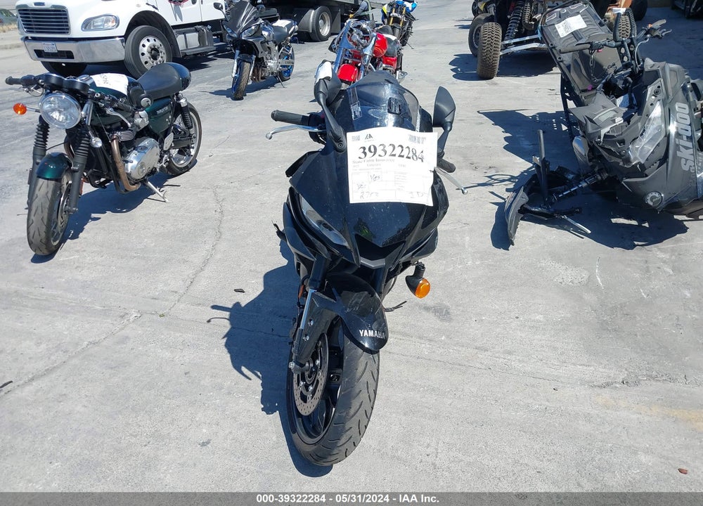 2023 YAMAHA YZFR3 A VIN: MH3RH18Y3PK009744