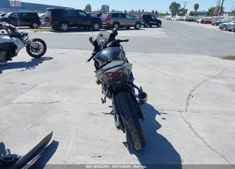 2023 YAMAHA YZFR3 A VIN: MH3RH18Y3PK009744