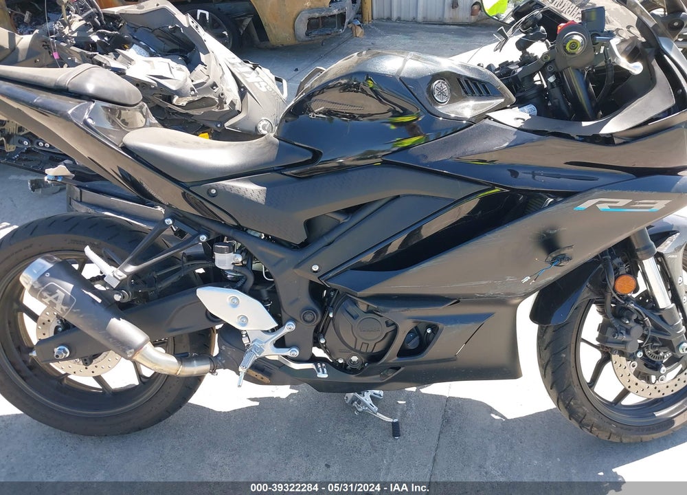 2023 YAMAHA YZFR3 A VIN: MH3RH18Y3PK009744