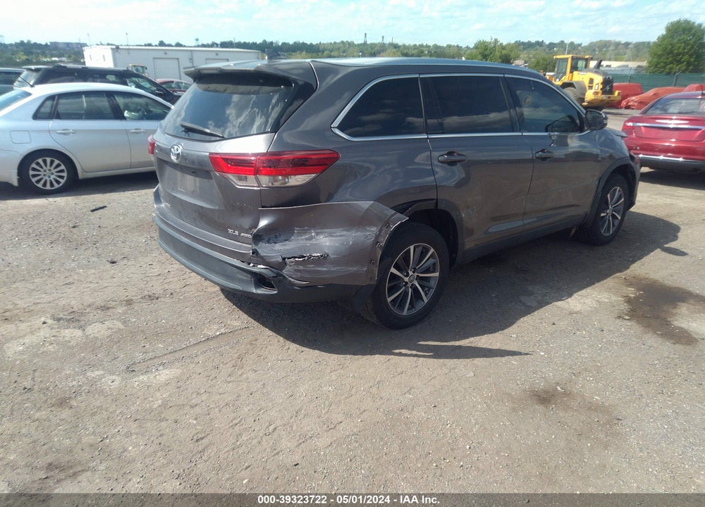 2019 TOYOTA HIGHLANDER XLE VIN: 5TDJZRFH6KS590331