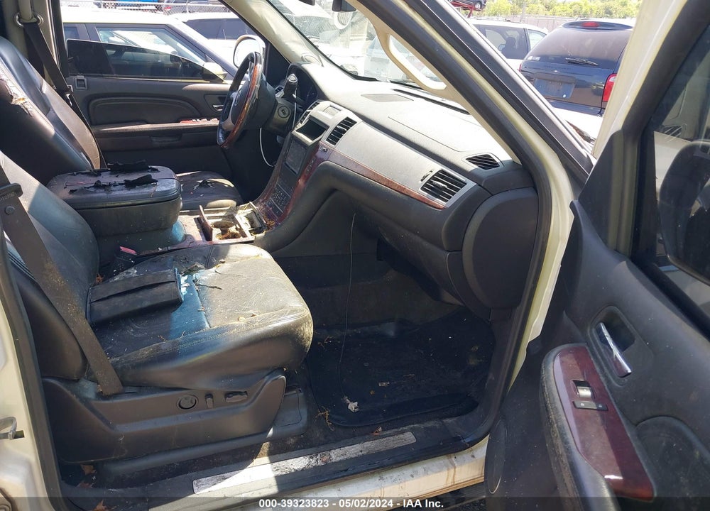 2008 CADILLAC ESCALADE STANDARD VIN: 1GYFK63858R121083
