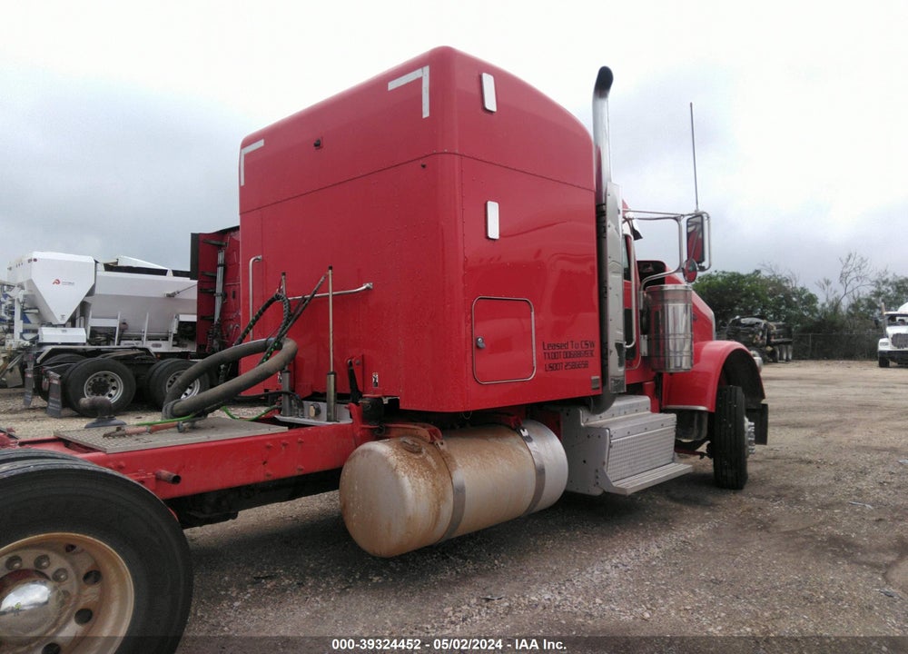 2017 PETERBILT 389 VIN: 1XPXD49X5HD431480
