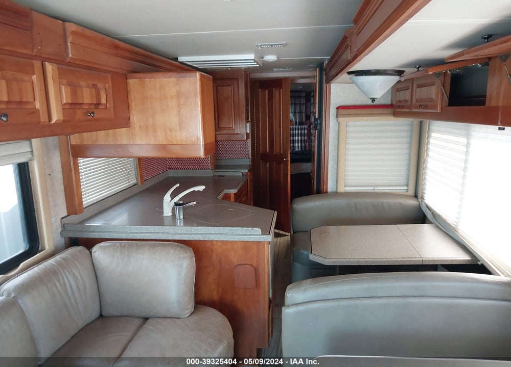 2002 ROADMASTER RAIL MONOCOQUE VIN: 1RF13551X21017596