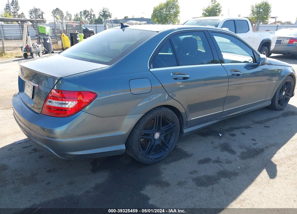 2012 MERCEDES-BENZ C 250 LUXURY/SPORT VIN: WDDGF4HB3CR220149