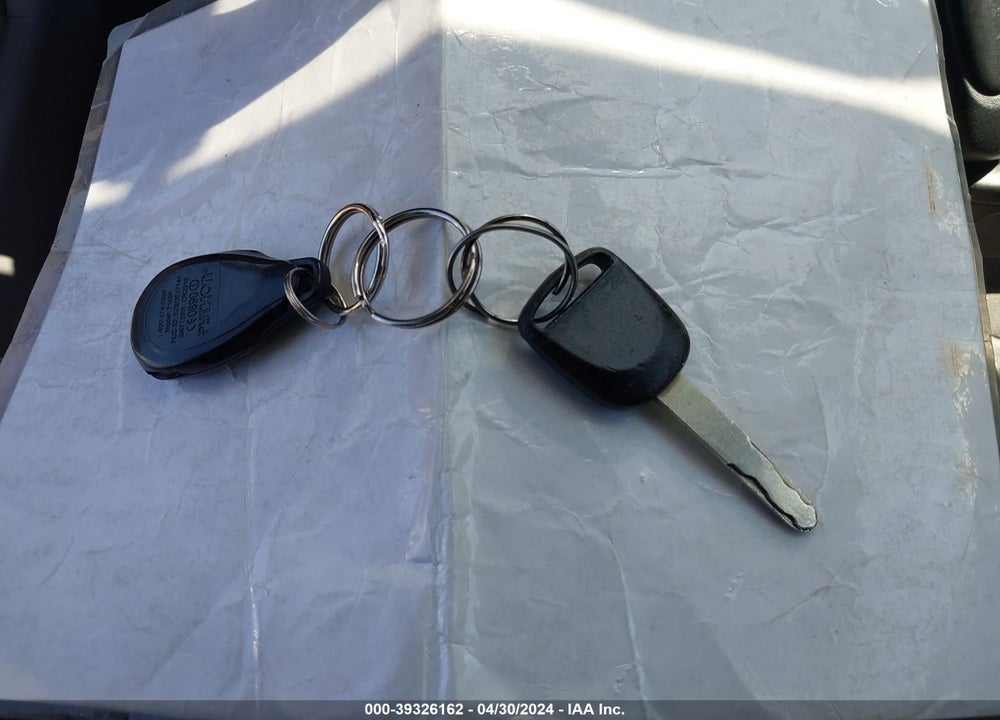 2010 HONDA CIVIC VIN: 19XFA1F33AE035817