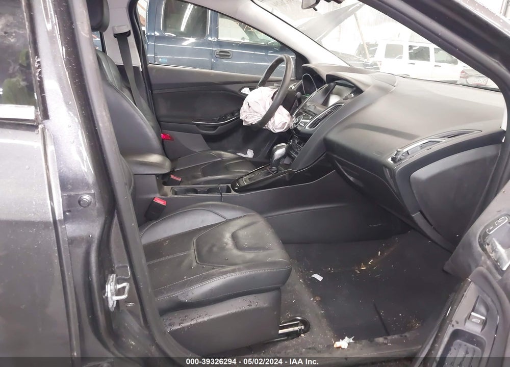 2015 FORD FOCUS TITANIUM VIN: 1FADP3J2XFL220709