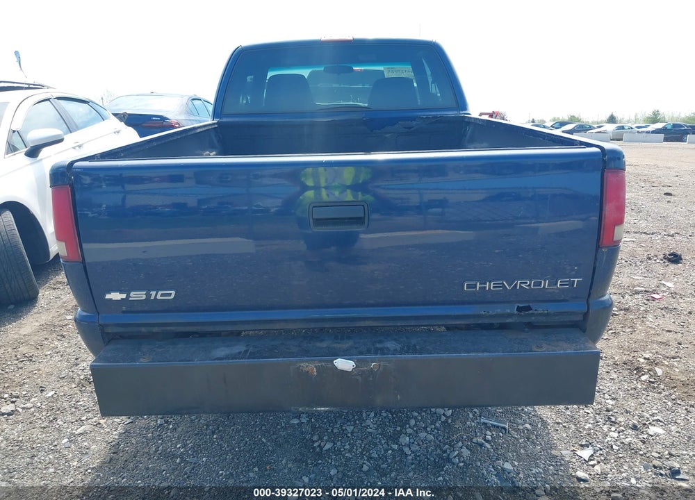 2002 CHEVROLET S-10 LS VIN: 1GCDT19W628210001