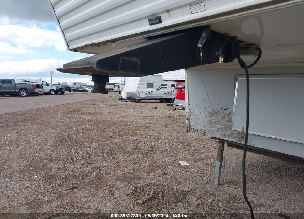 1997 COACHMEN CATALINA 285RK VIN: 1TC3B9393V1302457