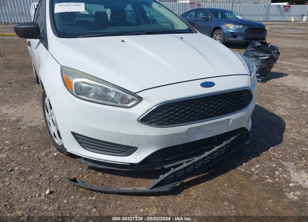 2016 FORD FOCUS S VIN: 1FADP3E23GL288815