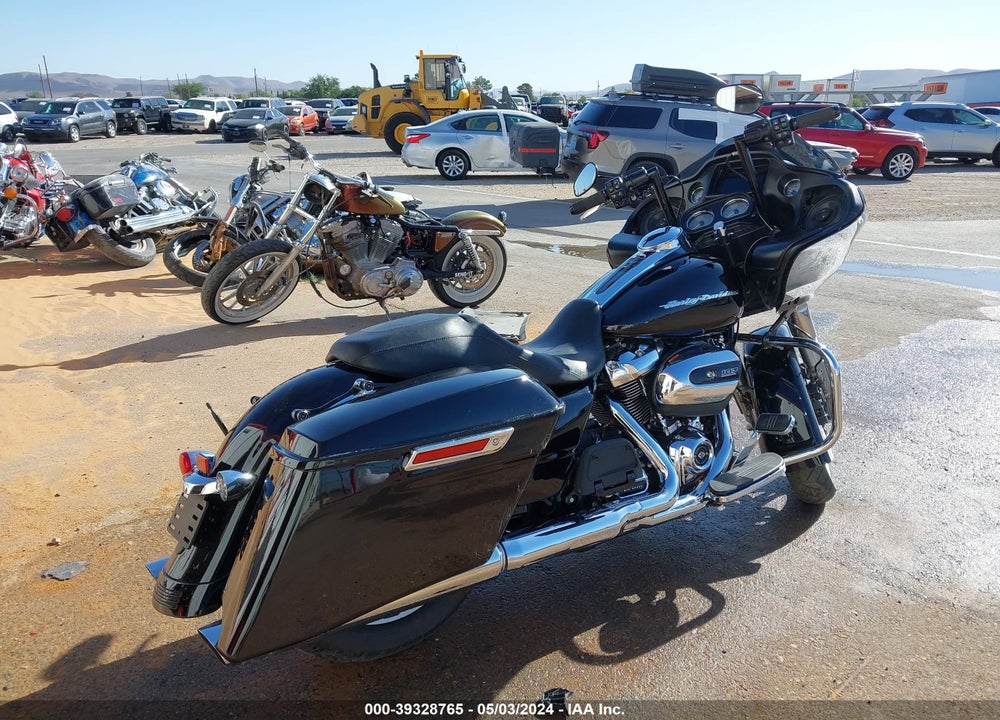 2017 HARLEY-DAVIDSON FLTRX ROAD GLIDE VIN: 1HD1KHC37HB618823