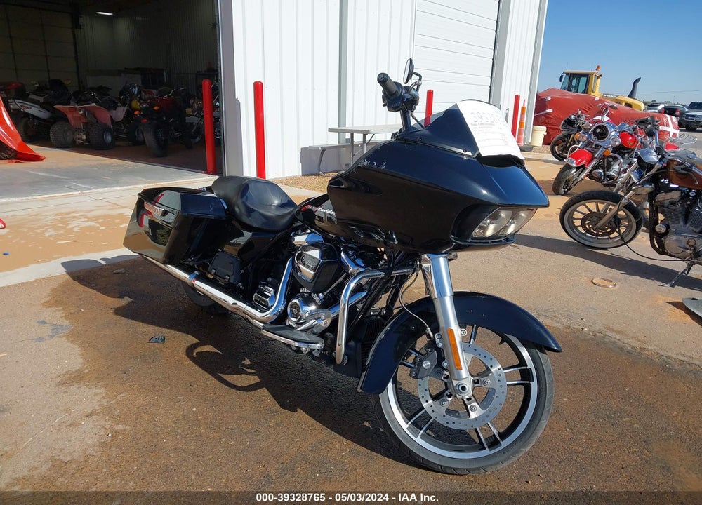 2017 HARLEY-DAVIDSON FLTRX ROAD GLIDE VIN: 1HD1KHC37HB618823