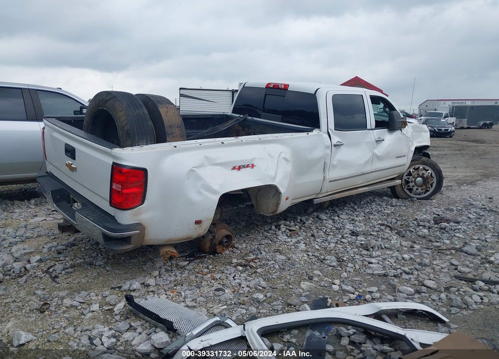 2015 CHEVROLET SILVERADO 3500HD LTZ VIN: 1GC4K0C86FF121683