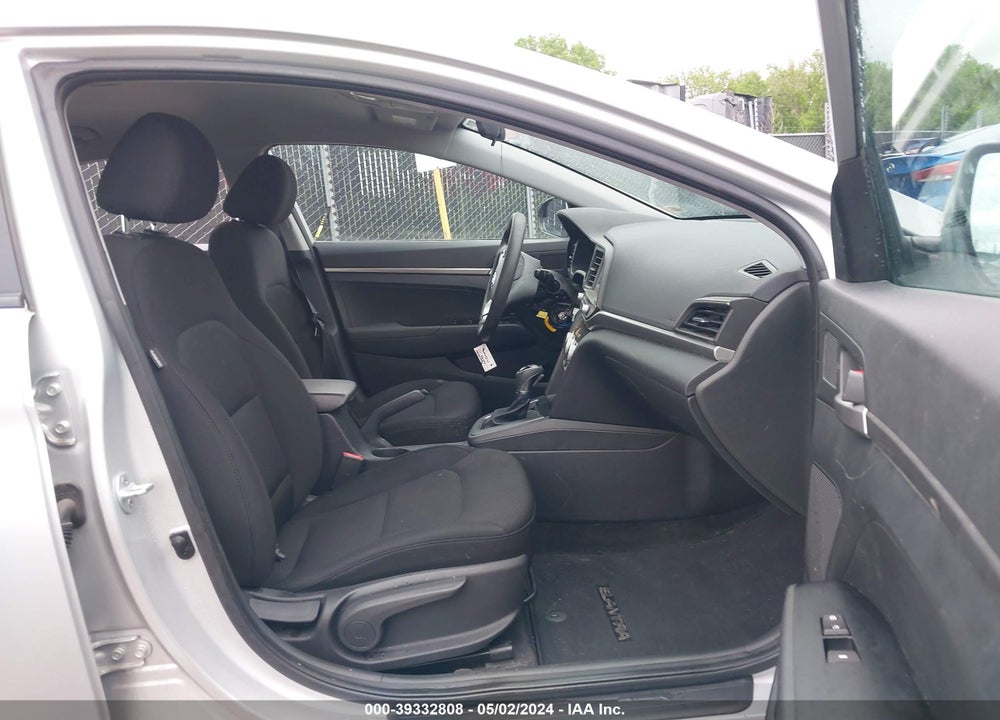 2019 HYUNDAI ELANTRA SE VIN: 5NPD74LF6KH441996