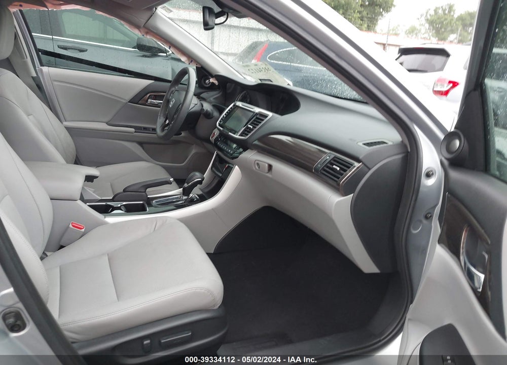 2017 HONDA ACCORD VIN: 1HGCR2F94HA231219