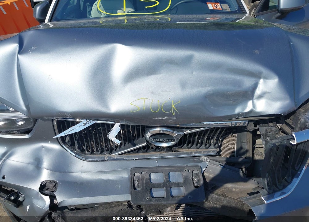 2019 VOLVO XC40 T5 MOMENTUM VIN: YV4162UK0K2049391