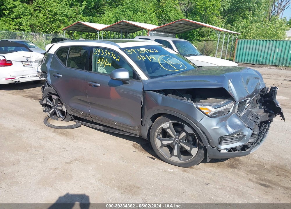 2019 VOLVO XC40 T5 MOMENTUM VIN: YV4162UK0K2049391