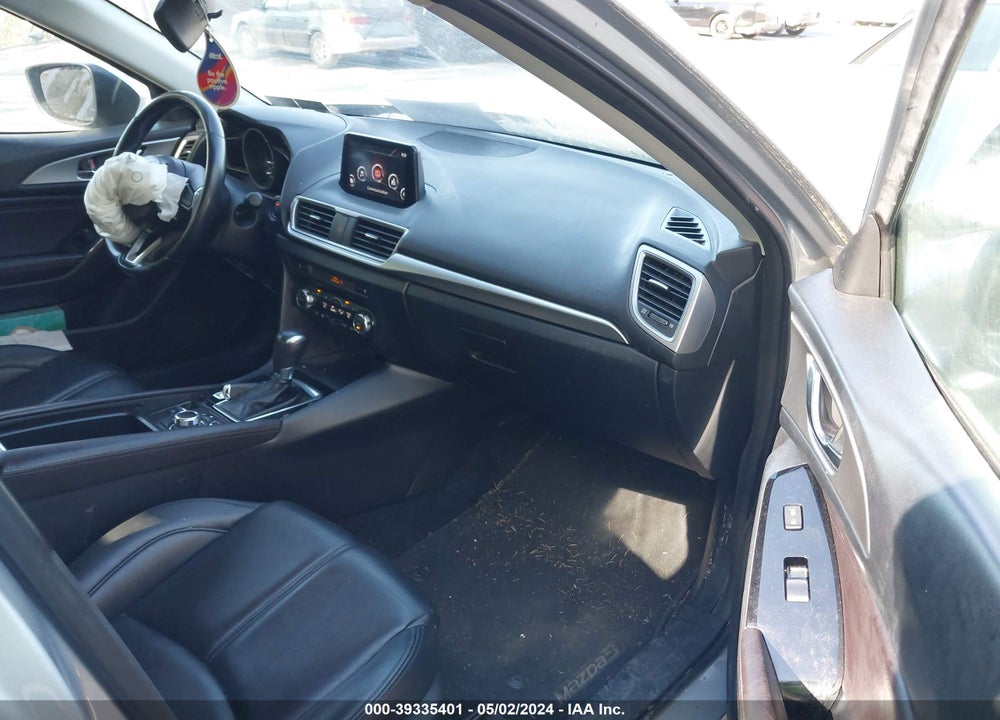 2018 MAZDA 3 TOURING VIN: 3MZBN1L36JM199010