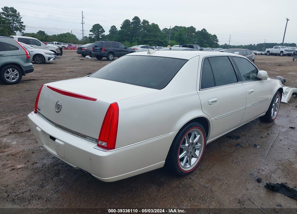 2011 CADILLAC DTS LUXURY COLLECTION VIN: 1G6KD5E6XBU133080
