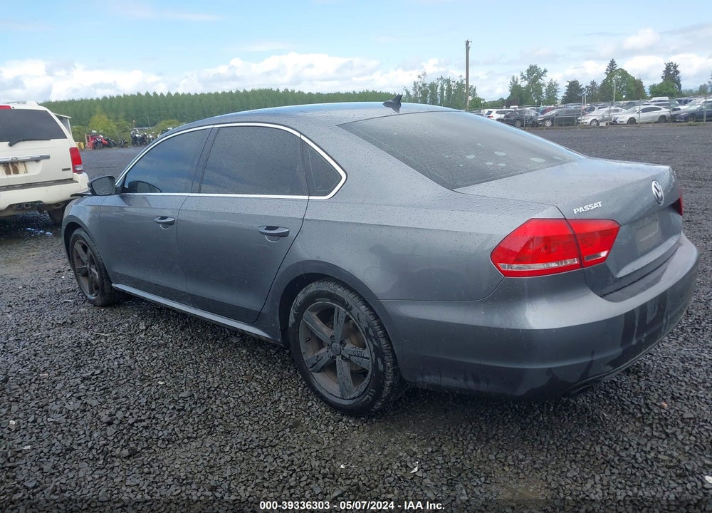 2013 VOLKSWAGEN PASSAT 2.5L SE VIN: 1VWBP7A38DC051401