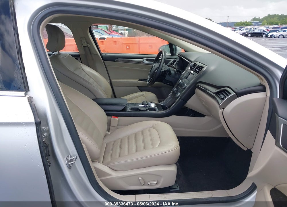 2017 FORD FUSION SE VIN: 3FA6P0HDXHR131838