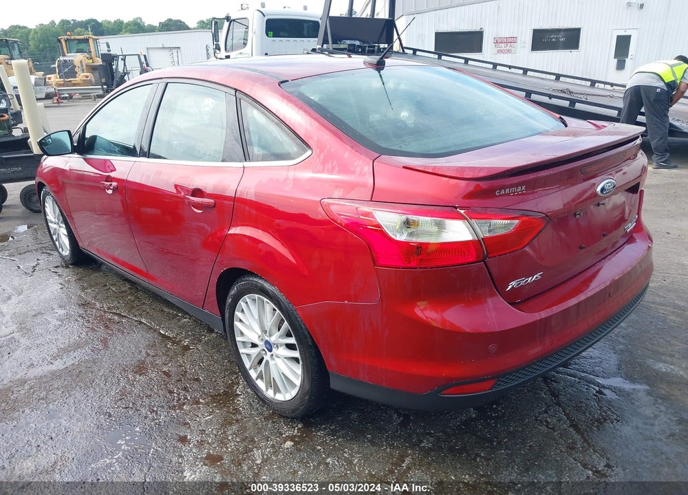 2014 FORD FOCUS TITANIUM VIN: 1FADP3J26EL447037