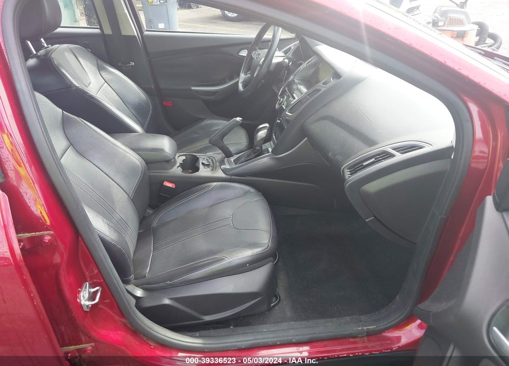 2014 FORD FOCUS TITANIUM VIN: 1FADP3J26EL447037