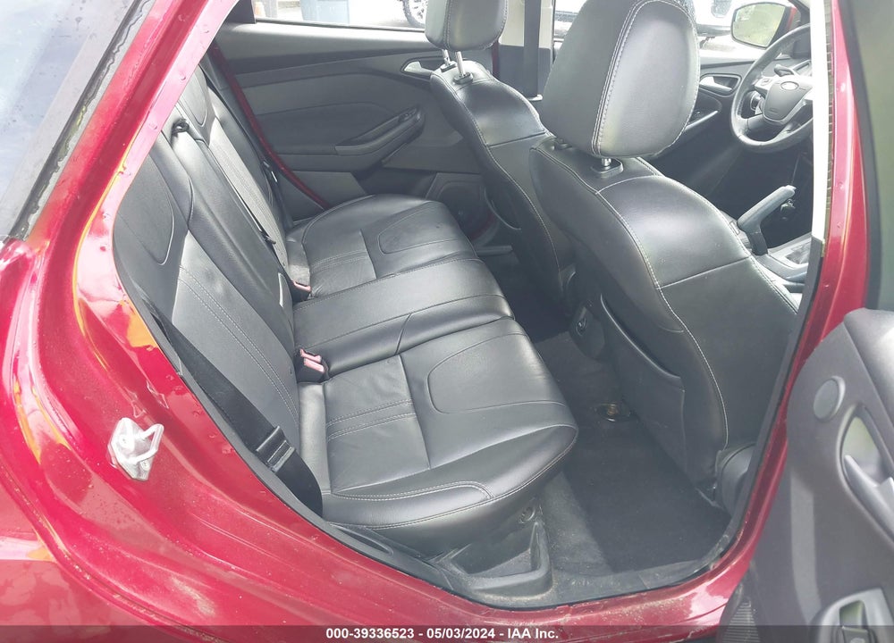 2014 FORD FOCUS TITANIUM VIN: 1FADP3J26EL447037