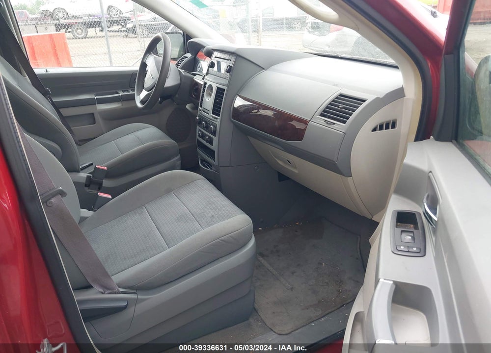 2010 CHRYSLER TOWN & COUNTRY LX VIN: 2A4RR4DE9AR198167