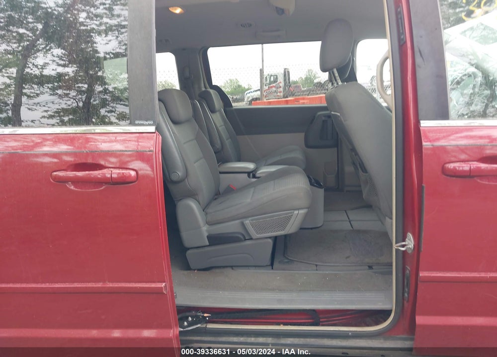 2010 CHRYSLER TOWN & COUNTRY LX VIN: 2A4RR4DE9AR198167