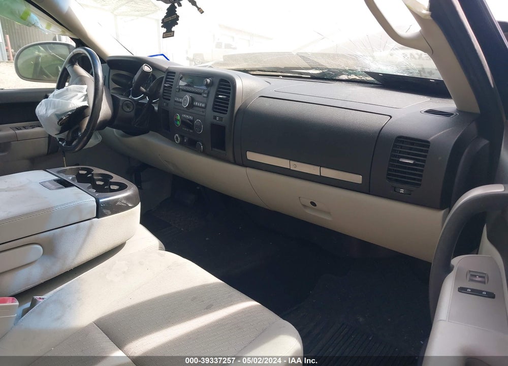2011 CHEVROLET SILVERADO 1500 LT VIN: 3GCPCSE06BG145701