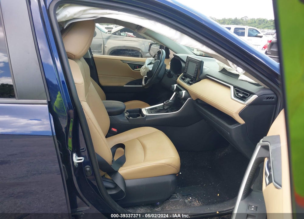 2020 TOYOTA RAV4 XLE PREMIUM VIN: JTMA1RFV3LD056293