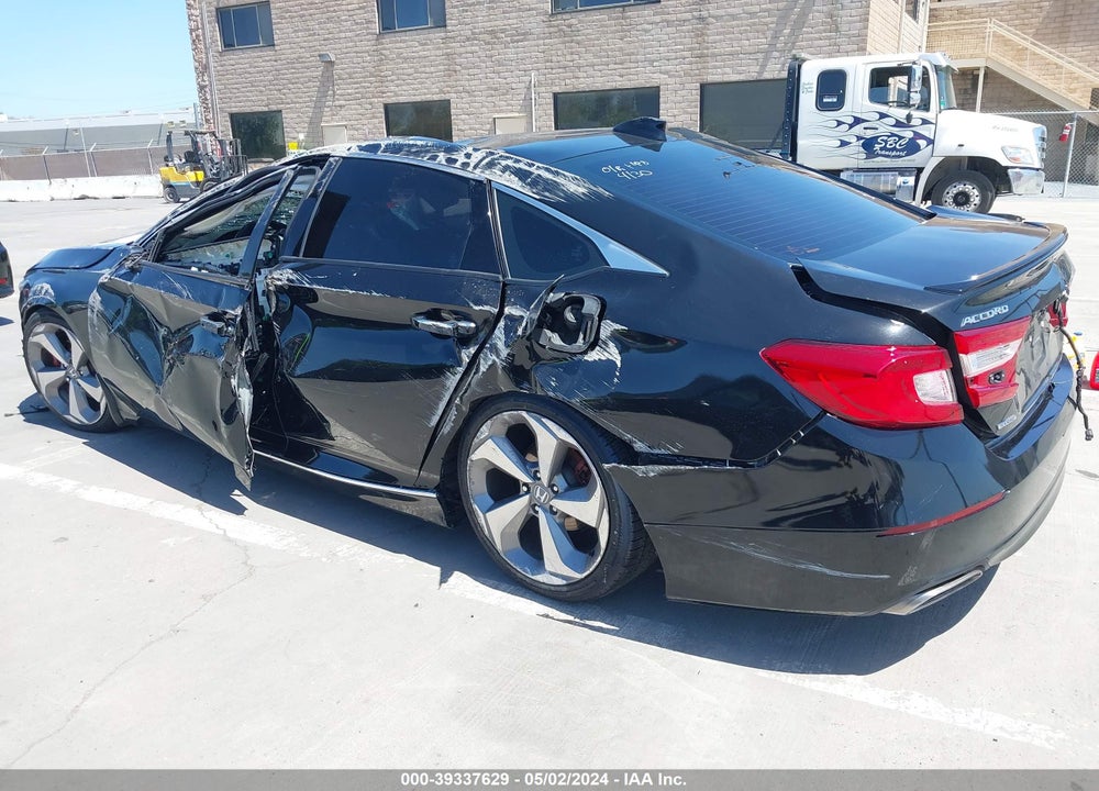 2018 HONDA ACCORD TOURING VIN: 1HGCV1F98JA000531