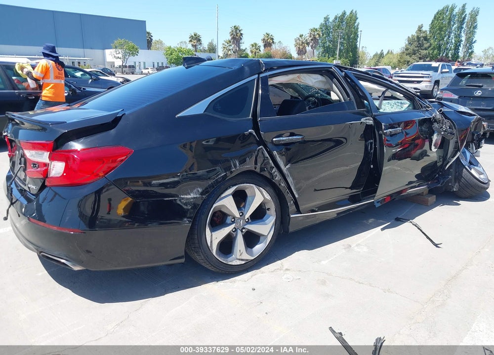 2018 HONDA ACCORD TOURING VIN: 1HGCV1F98JA000531