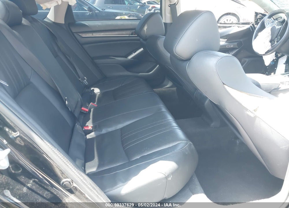 2018 HONDA ACCORD TOURING VIN: 1HGCV1F98JA000531