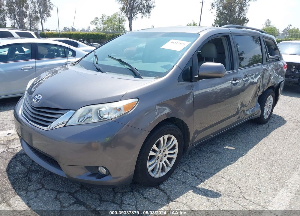 2014 TOYOTA SIENNA XLE V6 8 PASSENGER VIN: 5TDYK3DC3ES517509