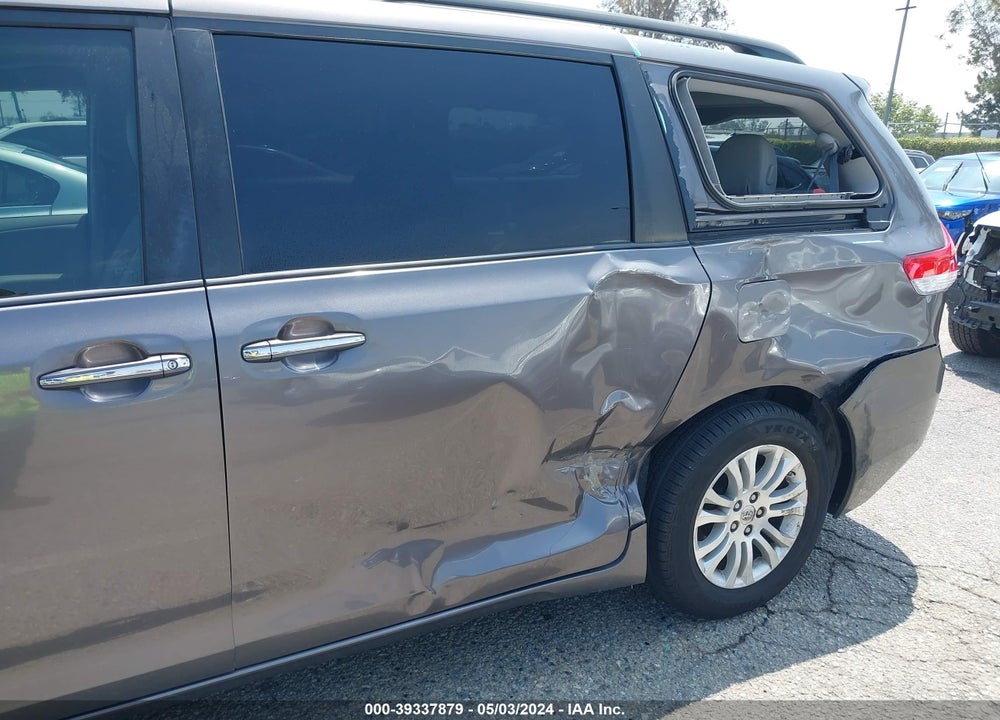 2014 TOYOTA SIENNA XLE V6 8 PASSENGER VIN: 5TDYK3DC3ES517509