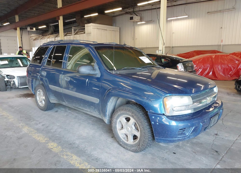 2005 CHEVROLET TRAILBLAZER LS VIN: 1GNDT13S552110668