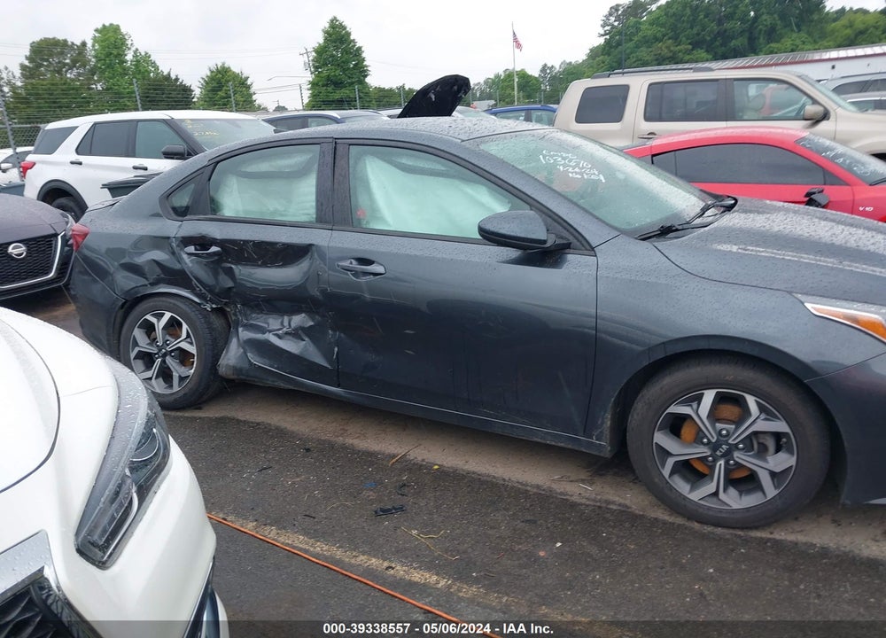 2019 KIA FORTE LXS VIN: 3KPF24AD0KE103670
