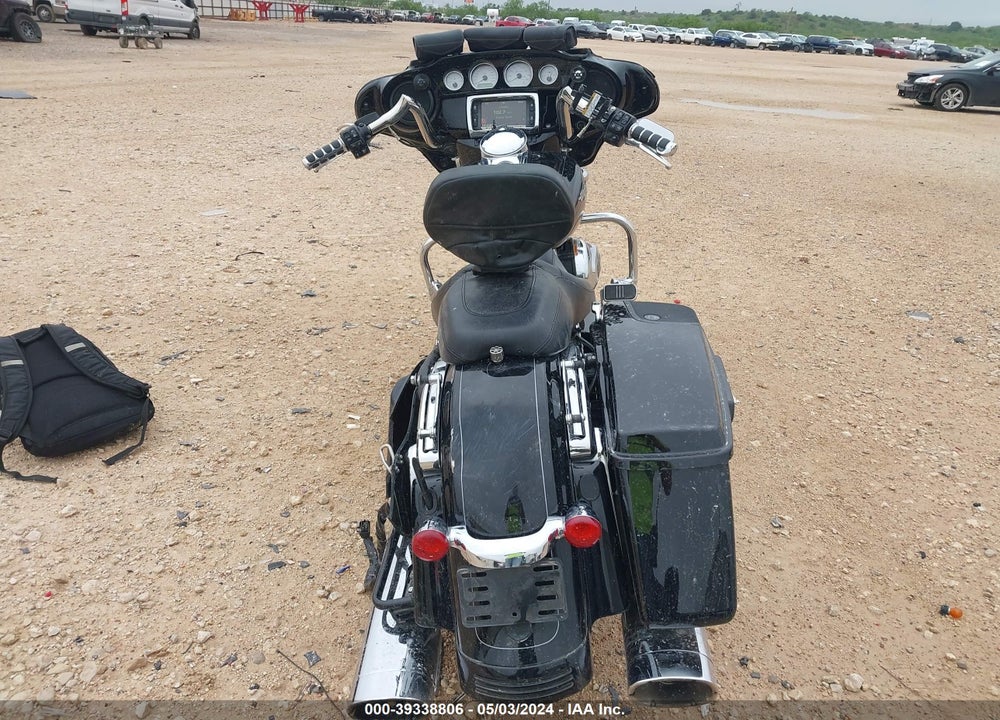 2015 HARLEY-DAVIDSON FLHXS STREET GLIDE SPECIAL VIN: 1HD1KRM15FB679765