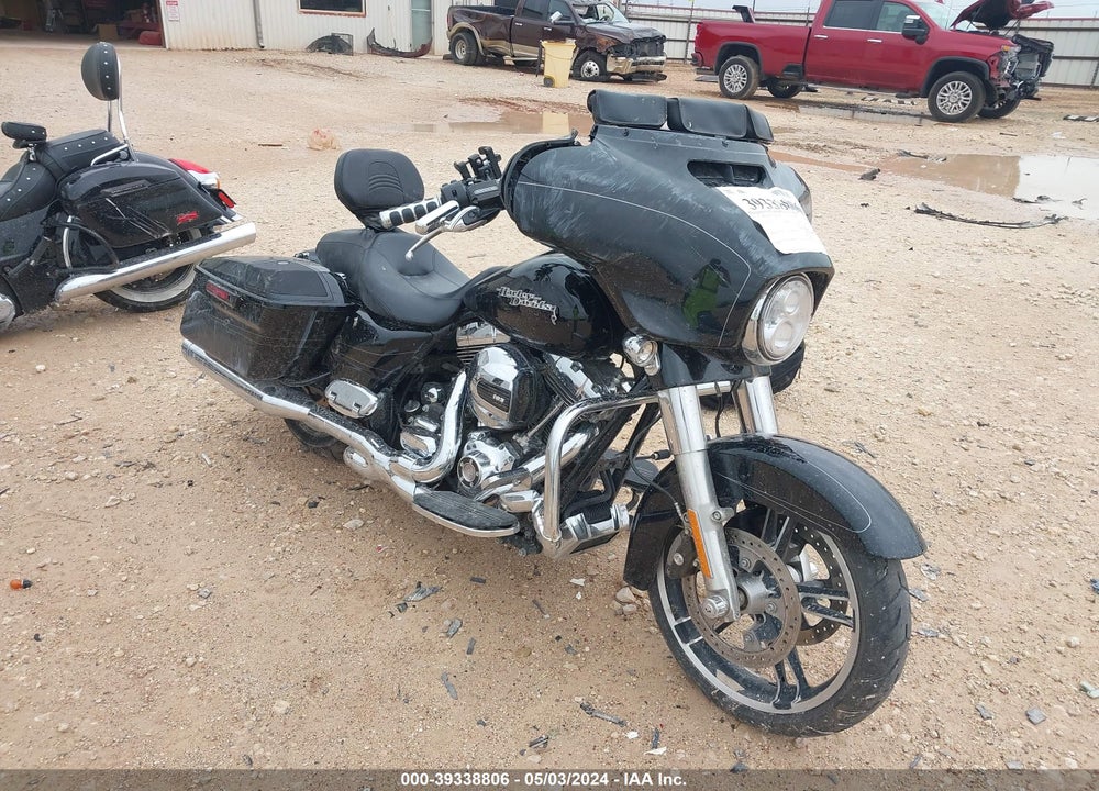 2015 HARLEY-DAVIDSON FLHXS STREET GLIDE SPECIAL VIN: 1HD1KRM15FB679765