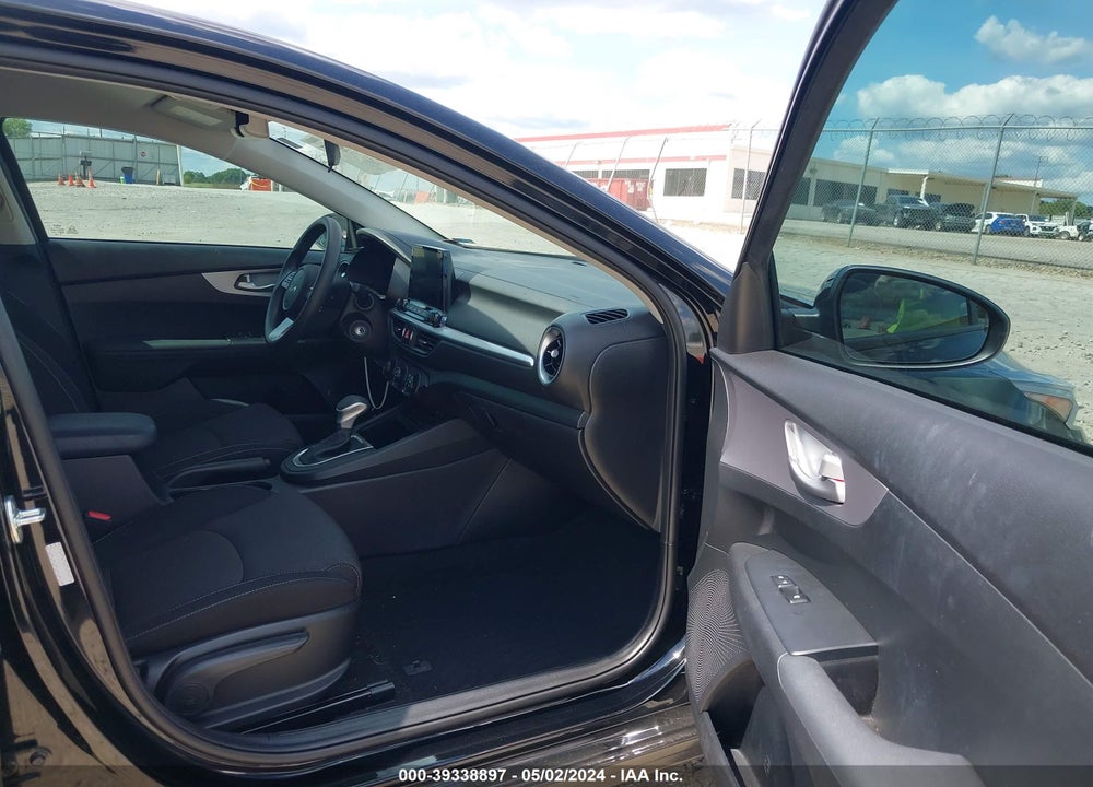 2023 KIA FORTE LXS VIN: 3KPF24AD5PE581512