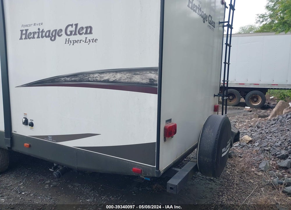 2018 WILDWOOD BY FOREST R HERITAGE GLEN LITE F VIN: 4X4FWBD29JV701067